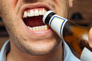 Răng Bị Bể Lớn Có Bọc Sứ Được Không? Giải Đáp Thắc Mắc